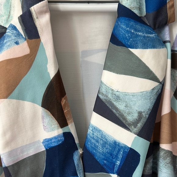 WYNNE LAYERS | Matte Jersey Twist Top With Lapel - Picture 4 of 12